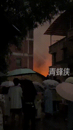 九游娱乐-成都火灾5死2伤后续，多位知情人讲述真相，当晚的起火源头被公开